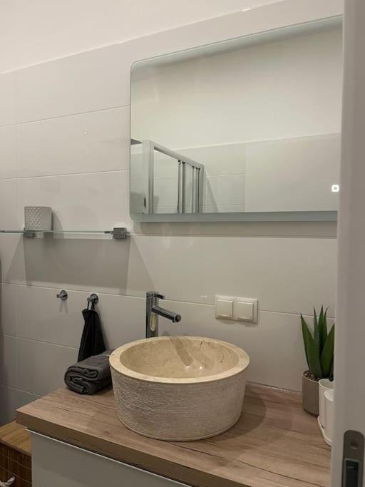 New Design Wohnung-Wien ภายนอก รูปภาพ